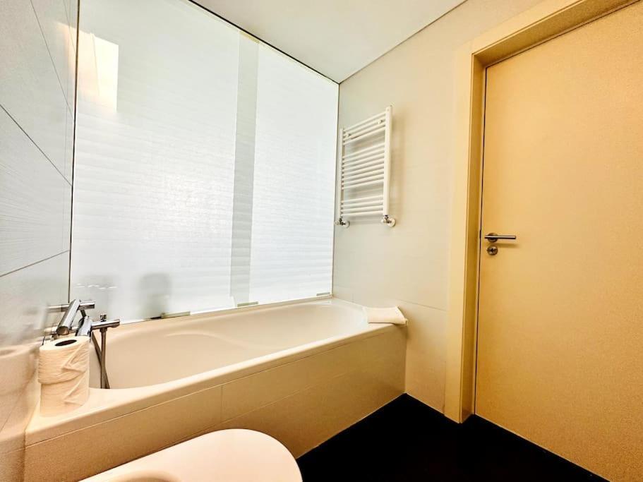 Marina Expo Apartment Lisbon Luaran gambar