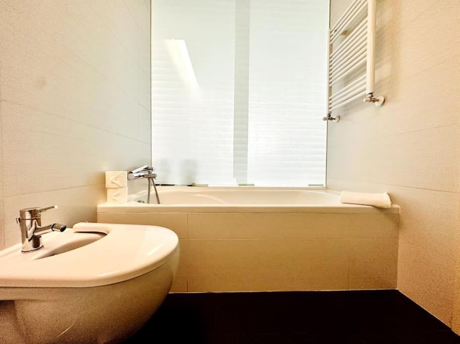 Marina Expo Apartment Lisbon Luaran gambar